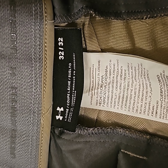 Under Armour Gold pants - Picture 2 of 2